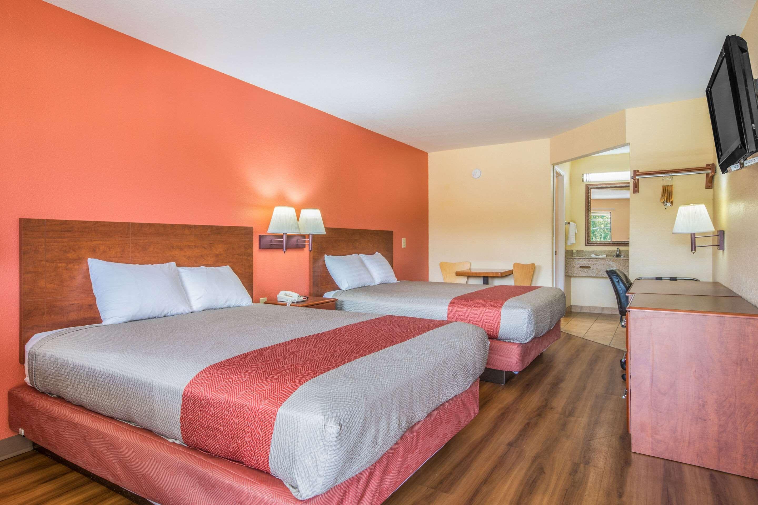 Rodeway Inn & Suites Macon Ngoại thất bức ảnh