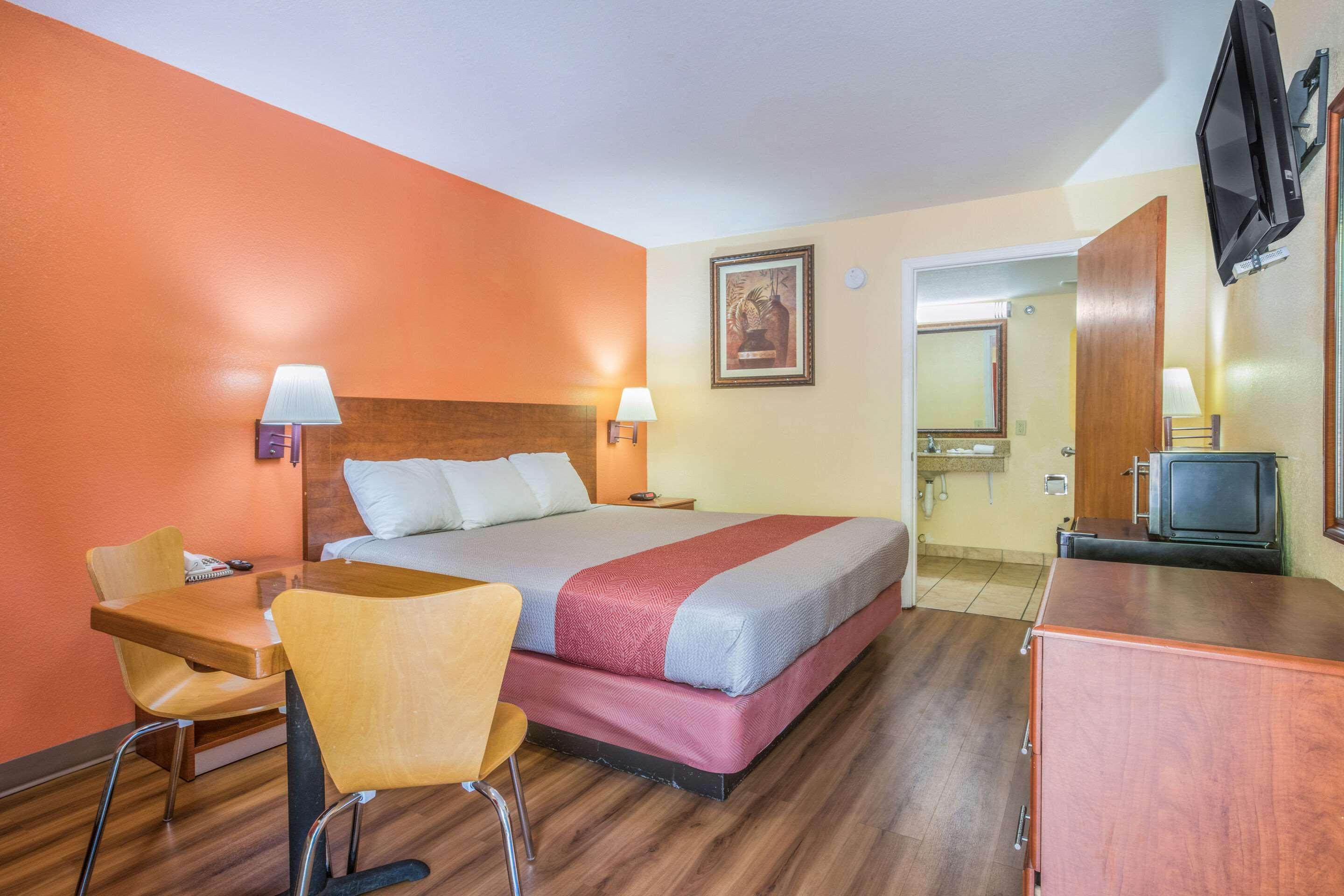 Rodeway Inn & Suites Macon Ngoại thất bức ảnh