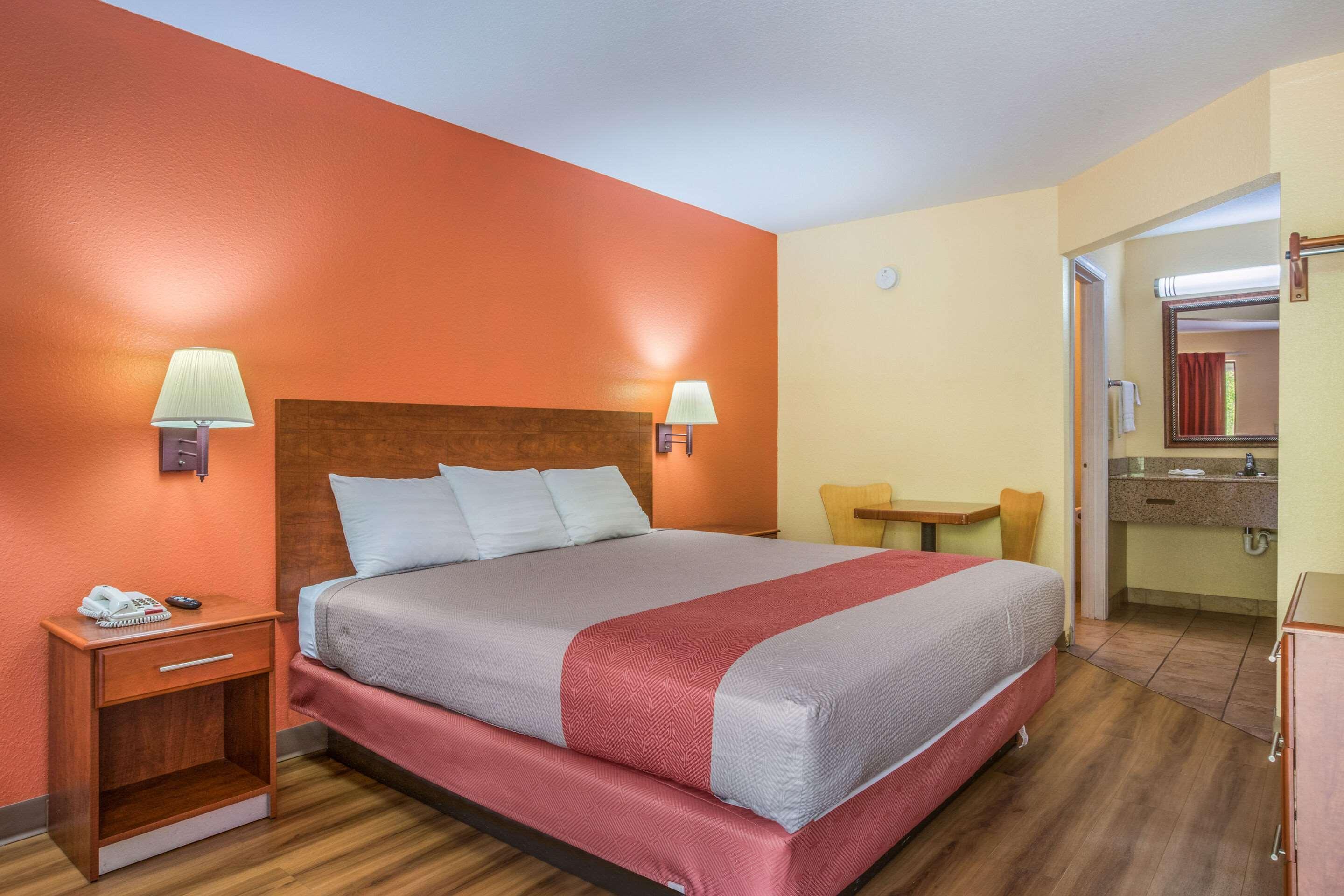Rodeway Inn & Suites Macon Ngoại thất bức ảnh
