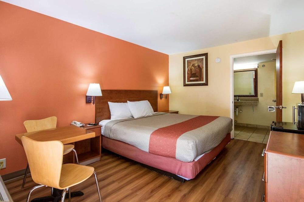 Rodeway Inn & Suites Macon Ngoại thất bức ảnh