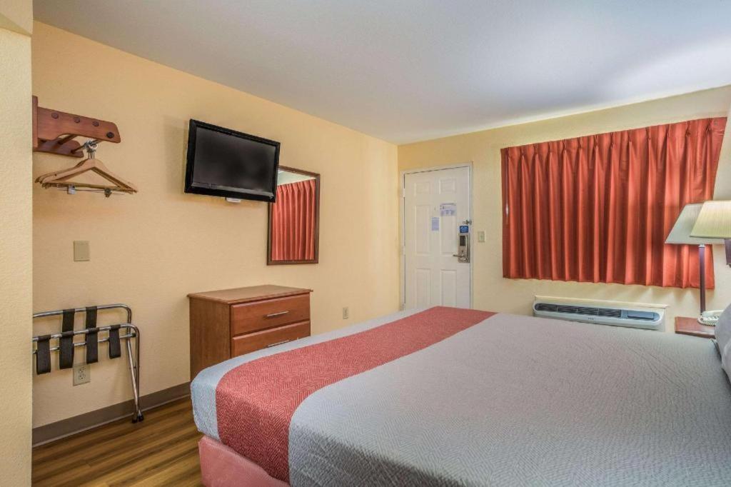 Rodeway Inn & Suites Macon Ngoại thất bức ảnh