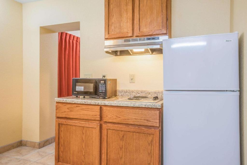 Rodeway Inn & Suites Macon Ngoại thất bức ảnh