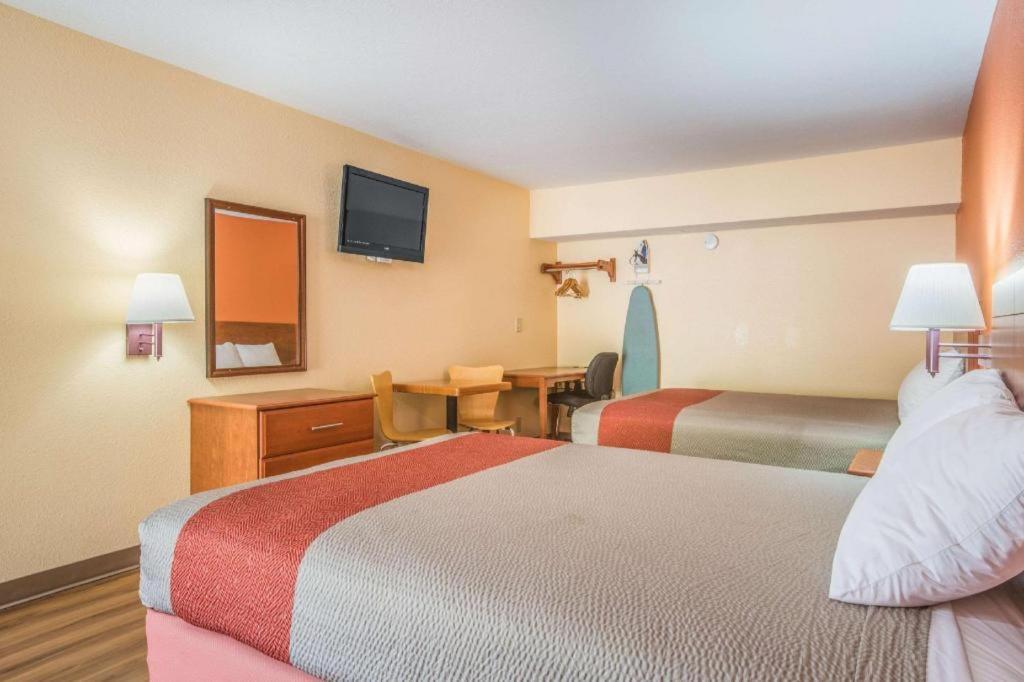 Rodeway Inn & Suites Macon Ngoại thất bức ảnh