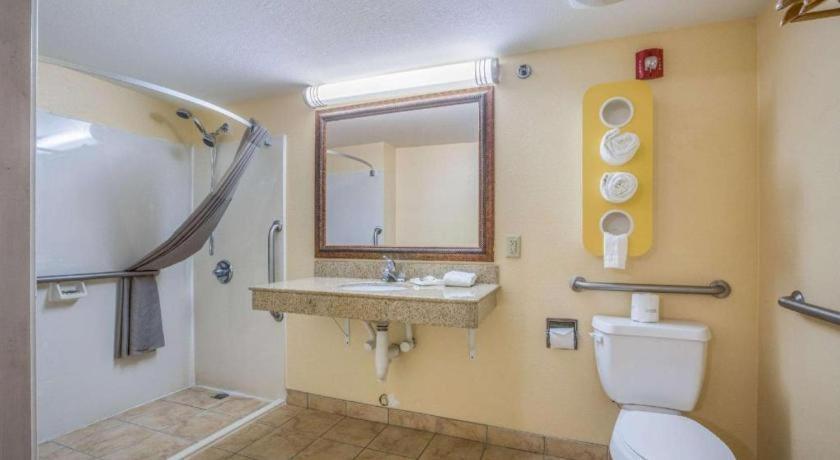 Rodeway Inn & Suites Macon Ngoại thất bức ảnh