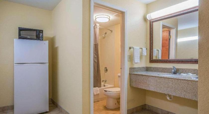 Rodeway Inn & Suites Macon Ngoại thất bức ảnh